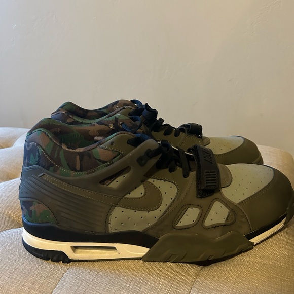 Men’s Nike Shoes - Picture 1 of 4